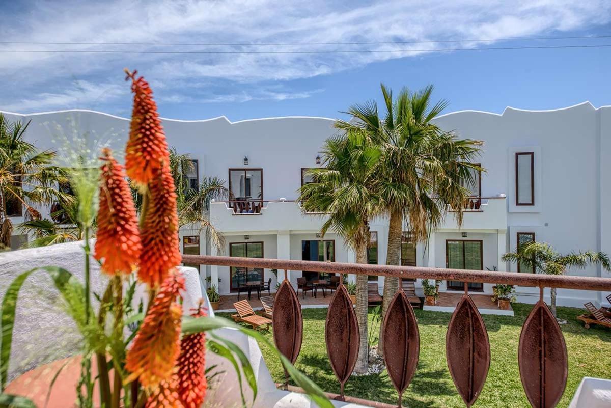 Apartamentos Turisticos Bahia De Trafalgar Zahora Kültér fotó